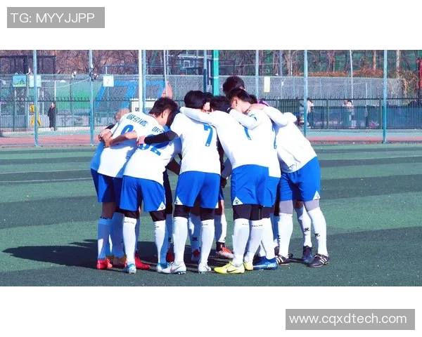 最年轻足球明星喜迎新生儿家庭幸福生活再添新成员